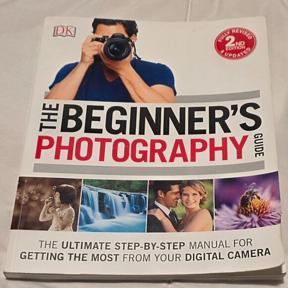 Nikon D5600 Black DSLR Camera w/ Lenses LOT - Picture 3 of 4